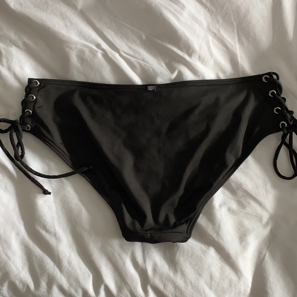 Mid rise black swim bottom with laces - Picture 2 of 3